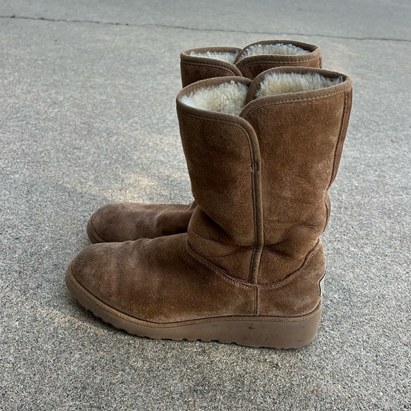 Ugg Boots - Picture 1 of 6